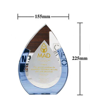 Médaille de trophée en cristal créative classique impression de découpe finition polie conception de goutte d'eau personnalisée pour le leadership des employés