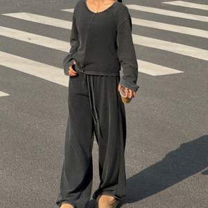 Pantaloni personalizzati da donna <span class=keywords><strong>in</strong></span> puro <span class=keywords><strong>cotone</strong></span> larghi da donna a maniche lunghe con motivo solido tessuto a maglia Casual alla moda - Product Image 2