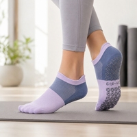 Chaussettes de sport pour femmes personnalisées, antidérapantes, respirantes, à séchage rapide, pour la course à pied, le yoga, le pilates, avec logo sur le corps et le dessus