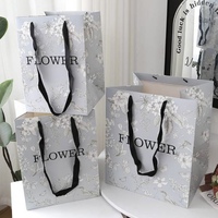 Sacs cadeaux en papier vintage à motifs floraux, sacs d'emballage pour bouquets de fleurs avec poignées en ruban noir