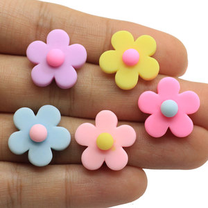 Nuovo Set Fai-da-Te di 100 Mini Fiori di <span class=keywords><strong>Margherita</strong></span> in Resina da 18MM, Pietre Piatte Decorative per Matrimoni, Artigianato e Scrapbooking - Product Image 3