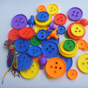 Ensemble de boutons géométriques en plastique CRAFT pour le bricolage, les arts et l'artisanat, le tricot et le crochet, les jouets à colorier et les cadeaux - Product Image 4