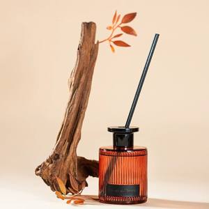 น้ำมันหอมระเหยลายทางสีดำ150มล. น้ำหอมติดทนนานดับกลิ่นห้องน้ำน้ำมันหอมระเหยในห้องน้ำ - Product Image 3