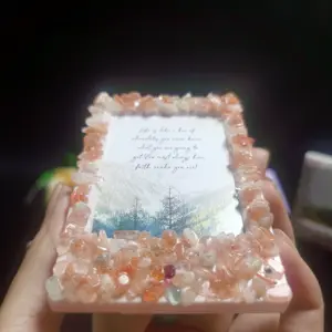 Vente en gros de pierre de soleil en cristal de guérison naturelle Cadre photo fait à la main pour cadeau de mariage décoration de la maison