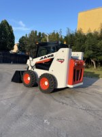 Chargeuse compacte sur pneus de 2800 kg, diesel, 4 roues motrices, hydraulique, robuste, avec cabine climatisée, moteur et pompe