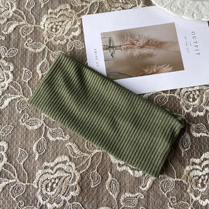 Fascia per capelli in lana per donna - Product Image 1