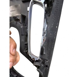 Repuesto para <span class=keywords><strong>Mercedes</strong></span>-Benz: Kit de molduras interiores de fibra de carbono para el marco y panel del salpicadero central de las puertas, compatible con los modelos W238, <span class=keywords><strong>E220</strong></span>, E320, E200 - Product Image 2