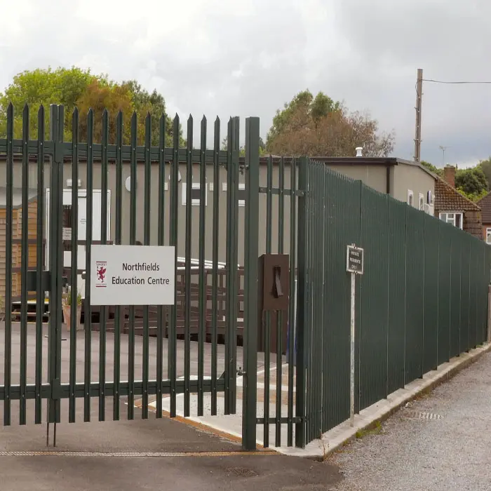 Дешевое садовое строительство используется оцинкованная сталь W D частокол Забор защитный твердый стальной забор