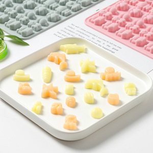 Verschillende Vormen En Patronen Bakvorm Chocolade Gelei Gummy Snoepvorm Met Druppelaar Beer Dierlijk Fruit Grappig <span class=keywords><strong>3d</strong></span> Siliconen 74G - Product Image 3