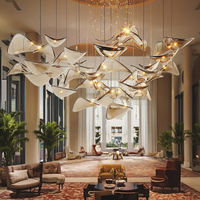 Lustre LED en verre incurvé en forme d'aile de lotus, grand luminaire moderne personnalisé pour hall d'hôtel et villa, décoration de plafond