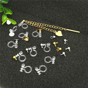 Boucles d'oreilles à clipser DIY en forme de U, en plastique transparent avec anneaux adhésifs pour les oreilles non percées - Product Image 1