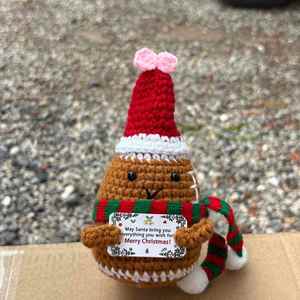 Muñeco de Santa Claus de Ganchillo Hecho a Mano y Ecológico con Relleno Seguro - Decoración Navideña, Llavero, Decoración para el Hogar, Regalo - Product Image 3
