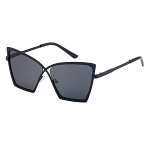 Nouvelles lunettes de soleil œil de chat de style européen et américain pour femmes, protection UV400, monture PC, verres noirs, tendance, vente en gros - Product Image 4