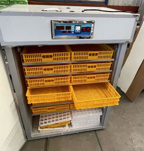 Équipement automatique économiseur d'énergie d'incubation d'oeufs avec la capacité d'oeufs 528-10000 comprenant les boîtes d'oeufs isolées - Product Image 3