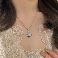 Nouveau Collier Ras du Cou Haut de Gamme en Cuivre Électroplaqué, Design Pointu Croix Vajra Chaîne Bambou, Vintage Élégant Luxe Léger, Design de Niche