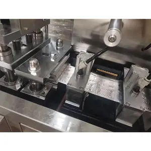 Machine d'emballage automatique alu alu alu alu pvc sous blister d'œufs en chocolat
