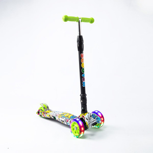 Skuter Mini Anak Roda Empat Desain Grafiti Baru dengan Roda PU, Tinggi Dapat Disesuaikan untuk Usia 3-7 Tahun - Product Image 5