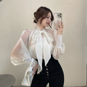Nova Moda Primavera e Verão, Camisa Elegante com Laço Solto, Estilo Retro com Mangas Bufantes para Mulheres - Product Image 1