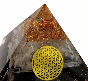 Pirámide de Orgón de Turmalina Negra, Cristal Hecho a Mano, Decoración Feng Shui para el Hogar, Escultura de Meditación - Product Image 2
