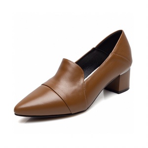 Zapatos de tacón alto para mujer, de cuero mate, con suela de goma, plataforma y base gruesa. Adecuado para ocasiones formales. - Product Image 1