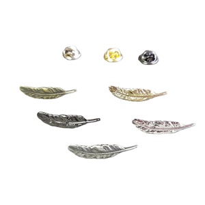 ヴィンテージ風小型金属合金羽根ブローチ卸売DIY衣料品ジュエリー装飾メンズスーツカラーピンシルバーフェザーブローチ - Product Image 1