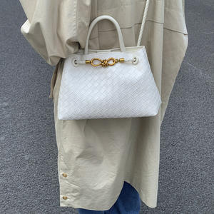 Bolsos de Mano de Mujer al por Mayor, Clásicos, de Moda, Gran Capacidad, Modernos, de Color Sólido, Tipo Tote, Bandolera, con Diseño de Diamantes Acolchados - Product Image 2