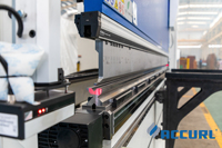 Machine de Presse Plieuse Hydraulique CNC de 160 Tonnes avec Automatisation