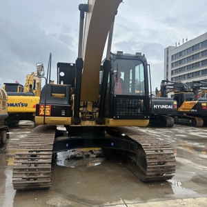 Excavatrice CAT 323D2L d'occasion à faible nombre d'heures de fonctionnement, équipement de construction lourd sur chenilles, jaune, bien entretenue - Product Image 4