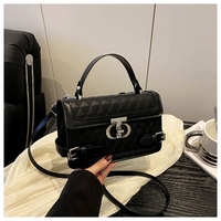 Nouveau style 2025, sac à bandoulière tendance et embossé pour femme, avec une sensation de haute qualité