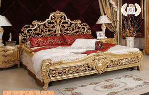 Cama de estilo moderno con acabado dorado y mesita de noche, mueble de dormitorio esponjoso de diseño, nuevo estilo moderno - Product Image 5