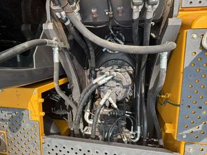 Excavatrice sur chenilles Volvo EC300 d'occasion, 30 tonnes, modèle 2022, avec moteur, boîte de vitesses, pompe et composants hydrauliques – Vente Flash - Product Image 5
