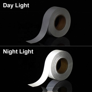 Luce ad alta visibilità riflettente cucire su nastro in tessuto materiale riflettente argento per abbigliamento - Product Image 5