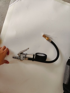 Compresor de Aire para Auto de Doble Cilindro con Tanque, Bomba Metálica de Accionamiento Directo, Inflador de Neumáticos 4x4 de Alta Resistencia, Venta de Fábrica - Product Image 5