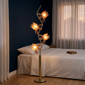 Lampe sur pied LED Lotus à 4 têtes avec cadre en S doré, pétales rose pâle, lumière chaude pour la décoration d'ambiance de la chambre à coucher - Product Image 1