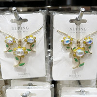 Parure de bijoux XUPING en gros, plaqué or, avec pendentif fleur et cœur en zircone cubique synthétique, collier et boucles d'oreilles tendance