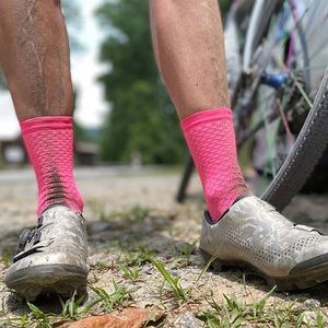 Calcetines Deportivos de Ciclismo con Logotipo Personalizado, Absorbentes de Sudor y de Secado Rápido para Hombre y Mujer - Product Image 4