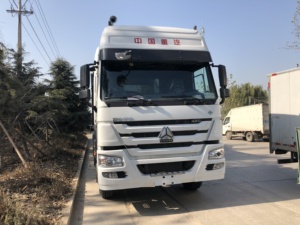 Bán Chạy Nhất Trailer Xe Tải Để Bán Trong <span class=keywords><strong>Volvo</strong></span> 6X4 Jeans Diesel KÉO Mercedes Tow Rừng Sử Dụng Máy Kéo Xe Tải - Product Image 2