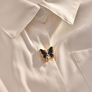 Mancuernillas de Mariposa 3D de Latón Esmaltado para Mujer |   Cierres Decorativos para Botones de Puños de Camisa |   Elegante Joyería Decorativa para el Cuello, Regalo - Product Image 4