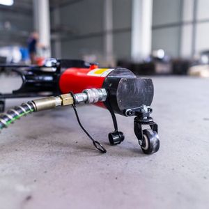 Machine de cintrage de tuyaux hydraulique électrique 2-4 pouces - Product Image 2