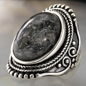 Anello Etnico Vintage Intagliato da Donna, Anello Statement Stile Retrò, Accessorio per Dito dal Design Audace - Product Image 5