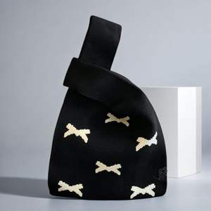 Nouveaux sacs à main mignons pour femmes, sacs polyvalents décontractés en tricot, sacs seau, sacs fourre-tout de style japonais et coréen - Product Image 2