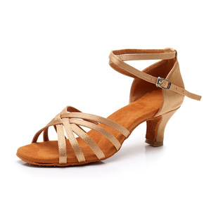 Chaussures de danse de salsa latine en satin bronze tan foncé personnalisables - Product Image 3