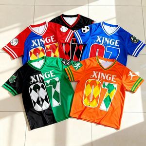 Vente en gros usine 2026 – Nouveaux designs de maillots de sport personnalisés avec écusson d'équipe et numéros, T-shirts streetwear oversize unisexes coupe carrée - Product Image 1