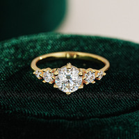 Perhiasan Perak Sterling 925 Grosir Berlapis Rhodium Klasik Enam Cakar 1CT Warna D VVS1 Moissanite Cincin Mewah untuk Wanita