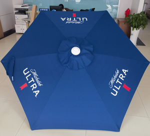 Payung Aluminium Ringan Michelob Ultra 7 Kaki dengan Ventilasi Udara Desain Tradisional Perabot Luar Ruangan untuk Penggunaan di Halaman & Hotel - Product Image 2