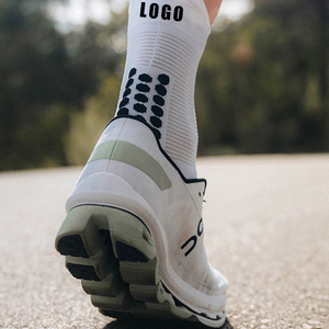 Design Custom Running Sport Sock Respirável Knitted Athletic Sock Custom Logo Sport Sock para homens e mulheres - Product Image 2