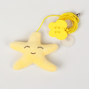 Juguetes Interactivos de Plumas para Gatos, Colgantes y Retráctiles para Interiores, Juguetes de Auto-Juego que Divierten a los Gatitos y Promueven el Ejercicio - Product Image 1