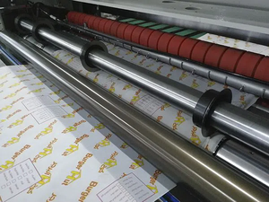 Máquina de corte autoadhesiva de papel de copiadora de papel de sándwich <span class=keywords><strong>hidráulico</strong></span> completamente automático de - Product Image 5