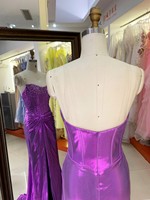 Robes de bal violettes en gros 2026 2027 – Robe de soirée bustier avec strass, corset et fente haute, style sirène – Fournisseur direct usine