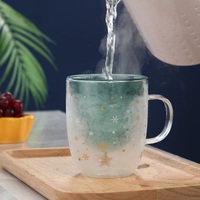 Mug en verre à double paroi isolé, style Noël, avec couvercle et poignée, tasse cadeau de fête mignonne et festiviste